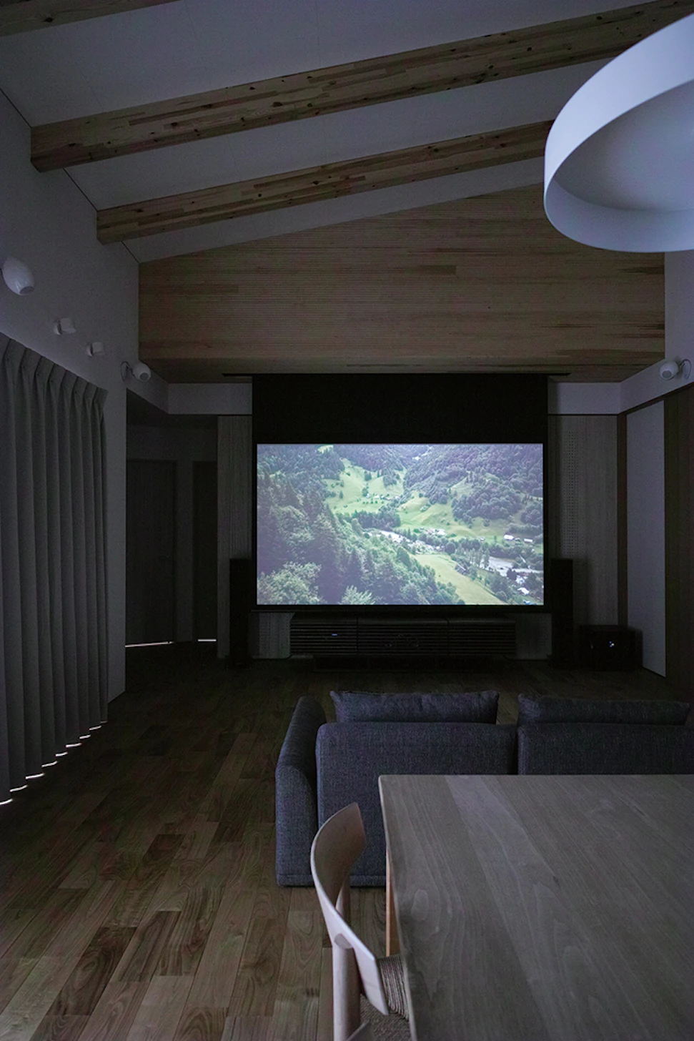 【石川】株式会社シィー・プランニング_映画や音楽が鑑賞でき、 家事動線もスムーズ