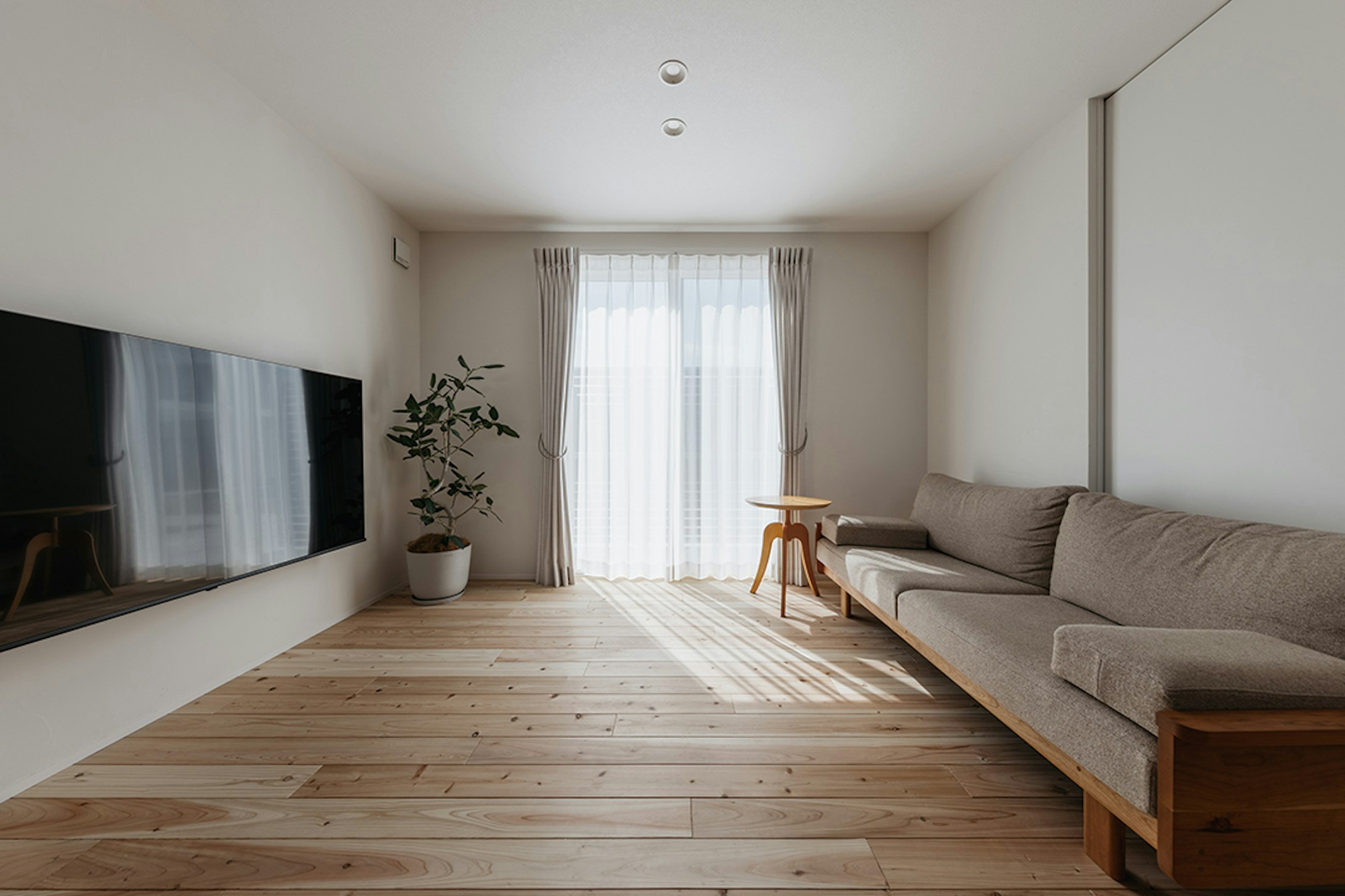 【石川】ウィズプランニング_家族5人が寄り添って暮らす、安心安全な二世帯住宅