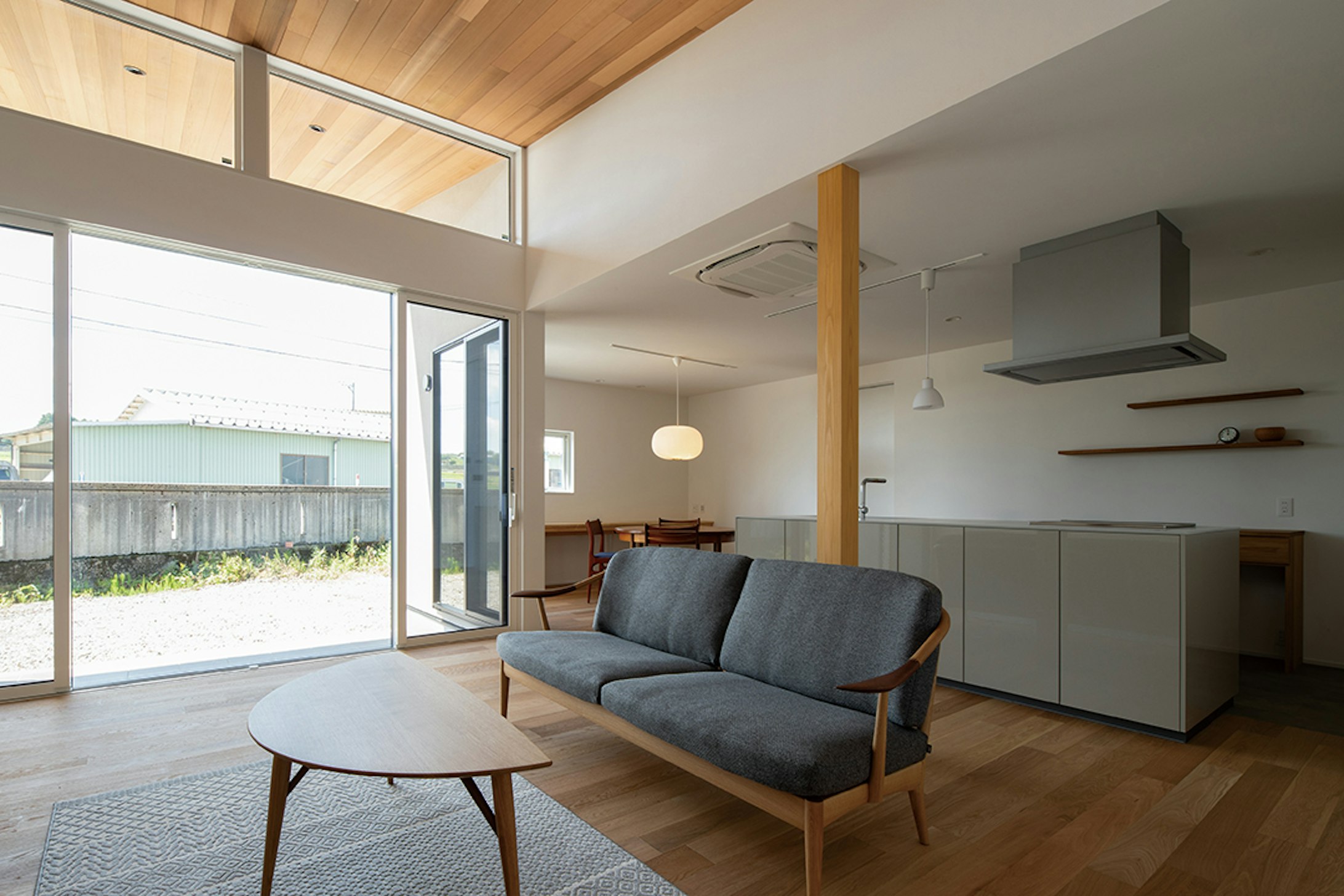 【富山】住空間_引き算のデザインでインテリアが映える家