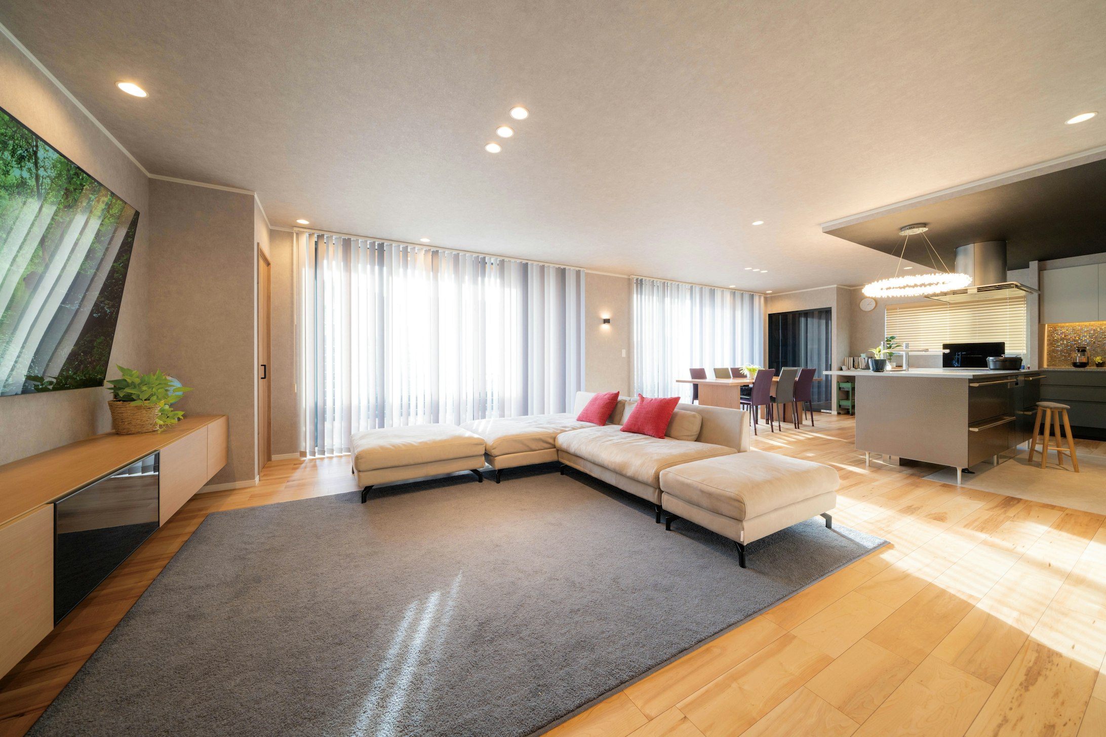 【富山】高桑ハウス工業_ホームパーティーを快適に。施主の夢に寄り添う、精巧な住まい