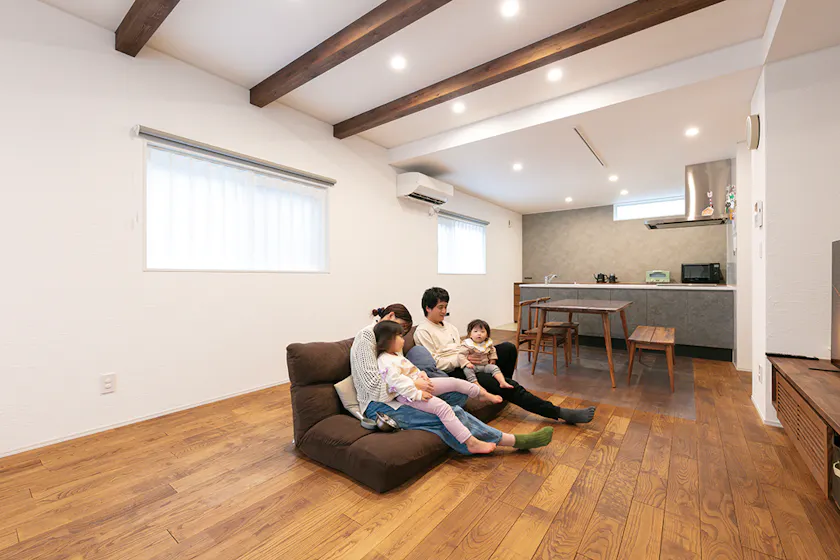 【石川】ホーム・ホーム_自然素材に囲まれ、家族と個の時間が心地いい