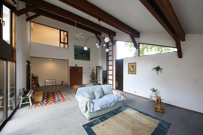 【石川】リノベ不動産金沢南店(株)水上商会_既存の空間美を活かした開放的なリビングがお気に入り！