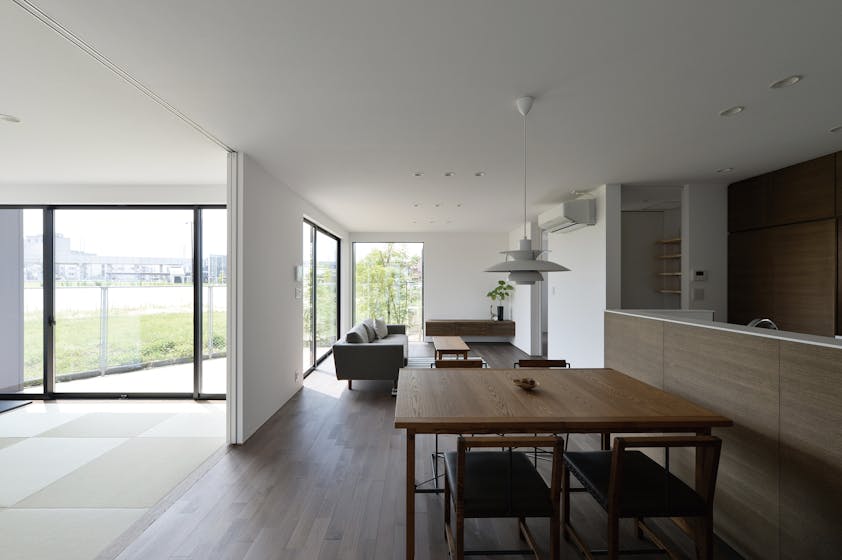  【石川】direct_デザイン性と暮らしやすさを兼ね備えた スタイリッシュな二世帯住宅