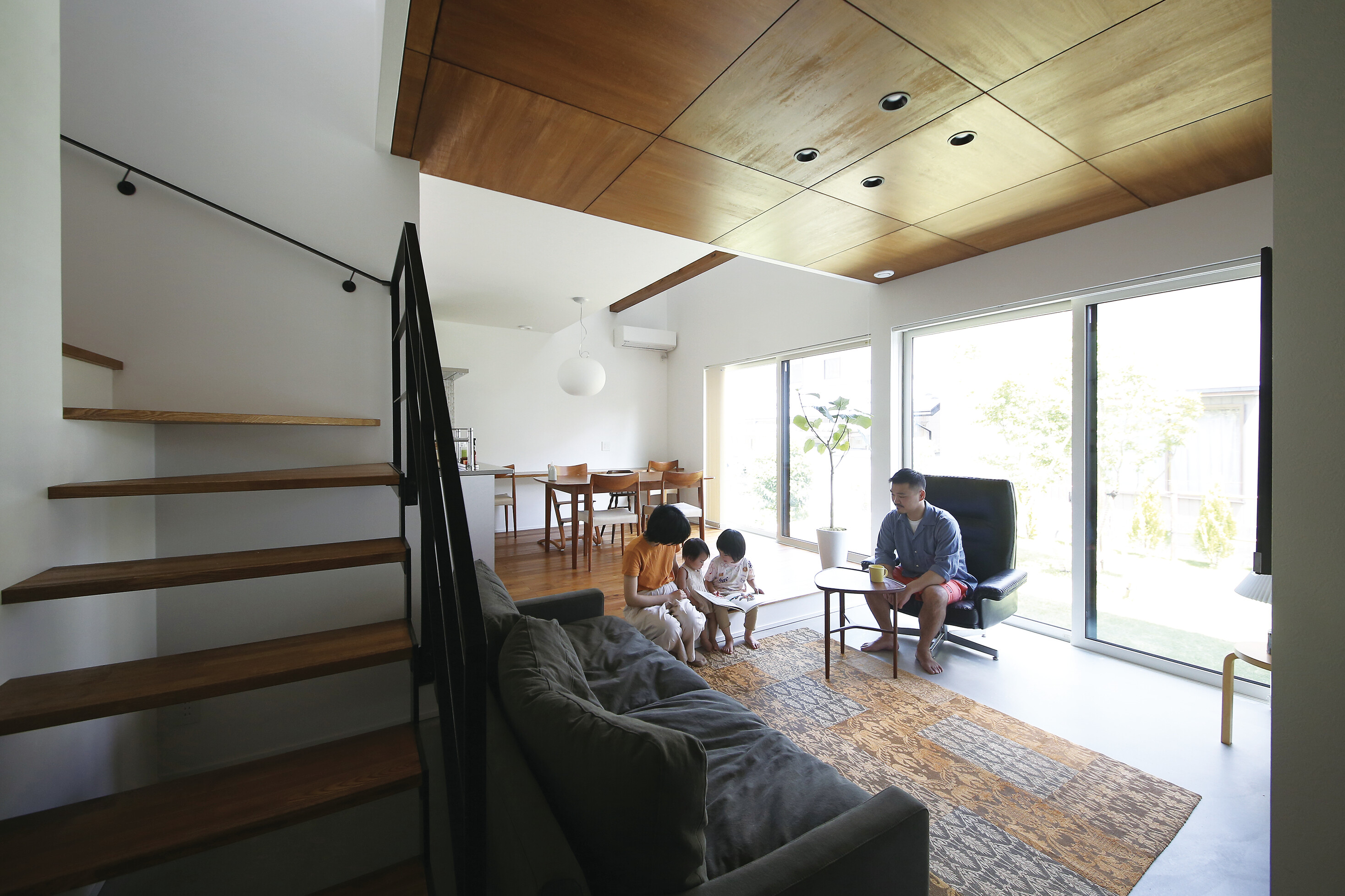 土間リビングを取り込み、アートギャラリーのような空間に | sou's