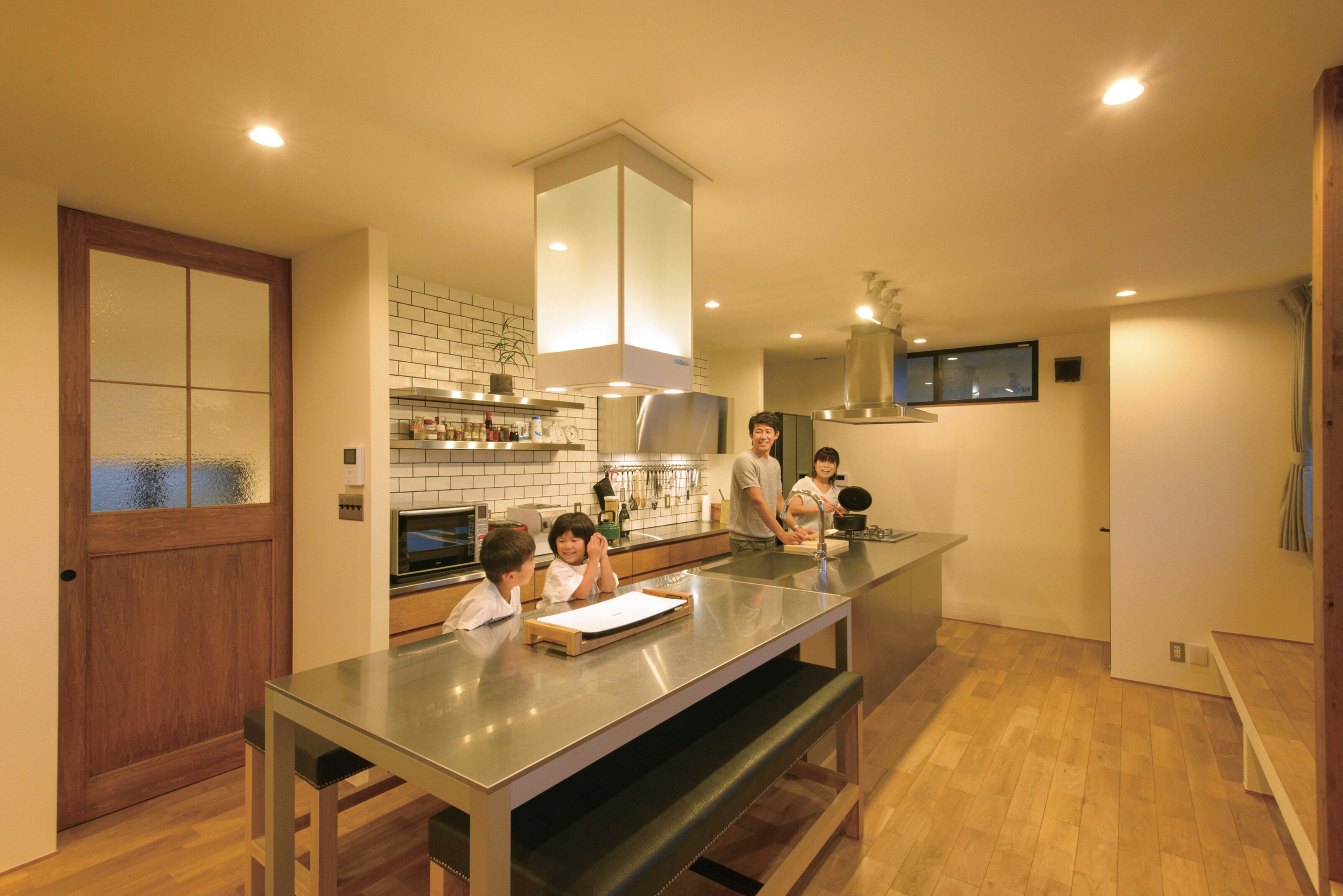 私たちの家はキッチンが中心！ 料理好きの夫婦のちょうどいいおしゃれ感 | 株式会社 シィー・プランニング（石川・金沢市） | 家づくりナビ