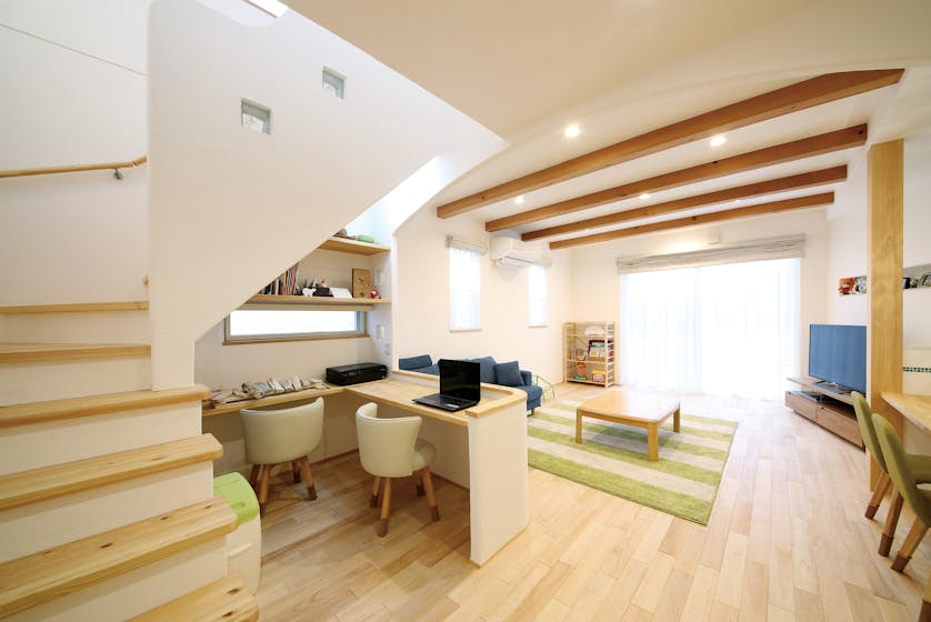 【石川】飛鳥住宅株式会社_自然素材で健康的な家が完成。 漆喰のやわらかな曲線も魅力！