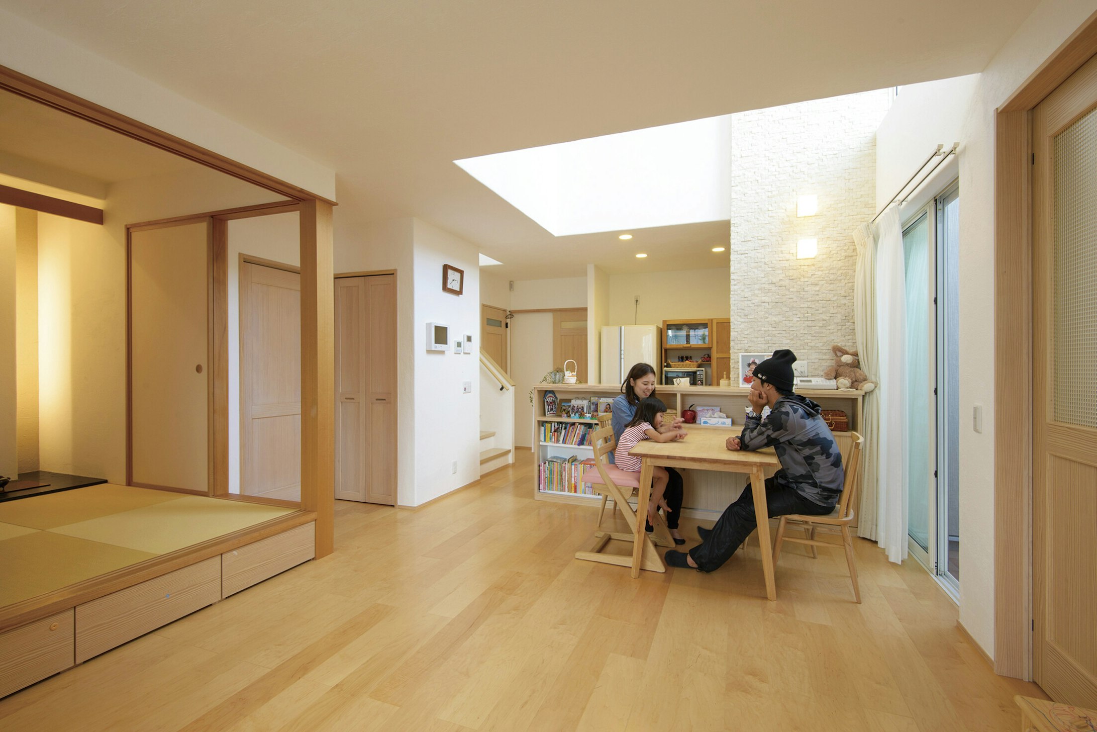 【石川】飛鳥住宅株式会社_漆喰壁で子どもも安心 プライバシーと明るさを両立させた家