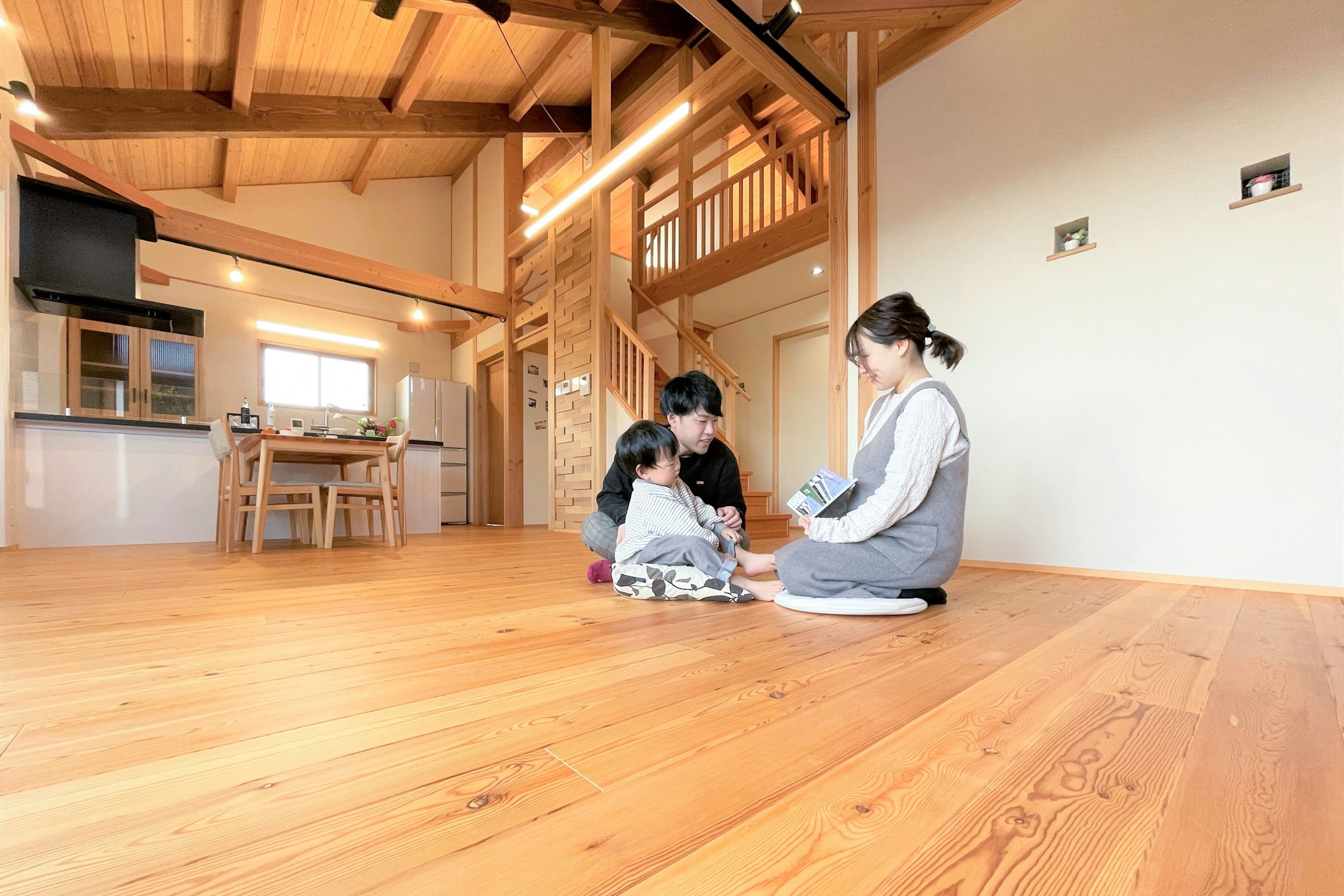 オープンスペース　ゲストルーム　趣味部屋　子育て　小屋裏がある家　住宅