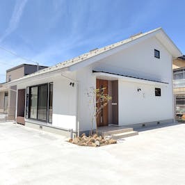 外観はダイナミックな大屋根タイプ