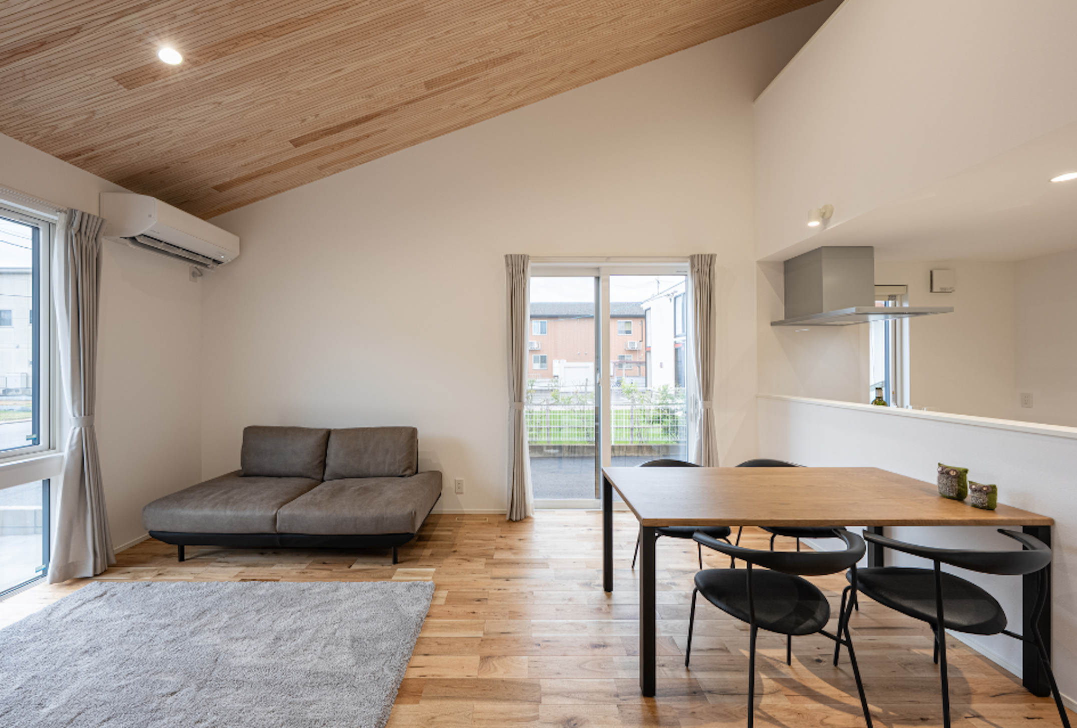 ほぼ平屋動線に2階個室をプラス、平屋+プラン