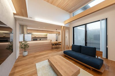 開放感のある高天井リビング