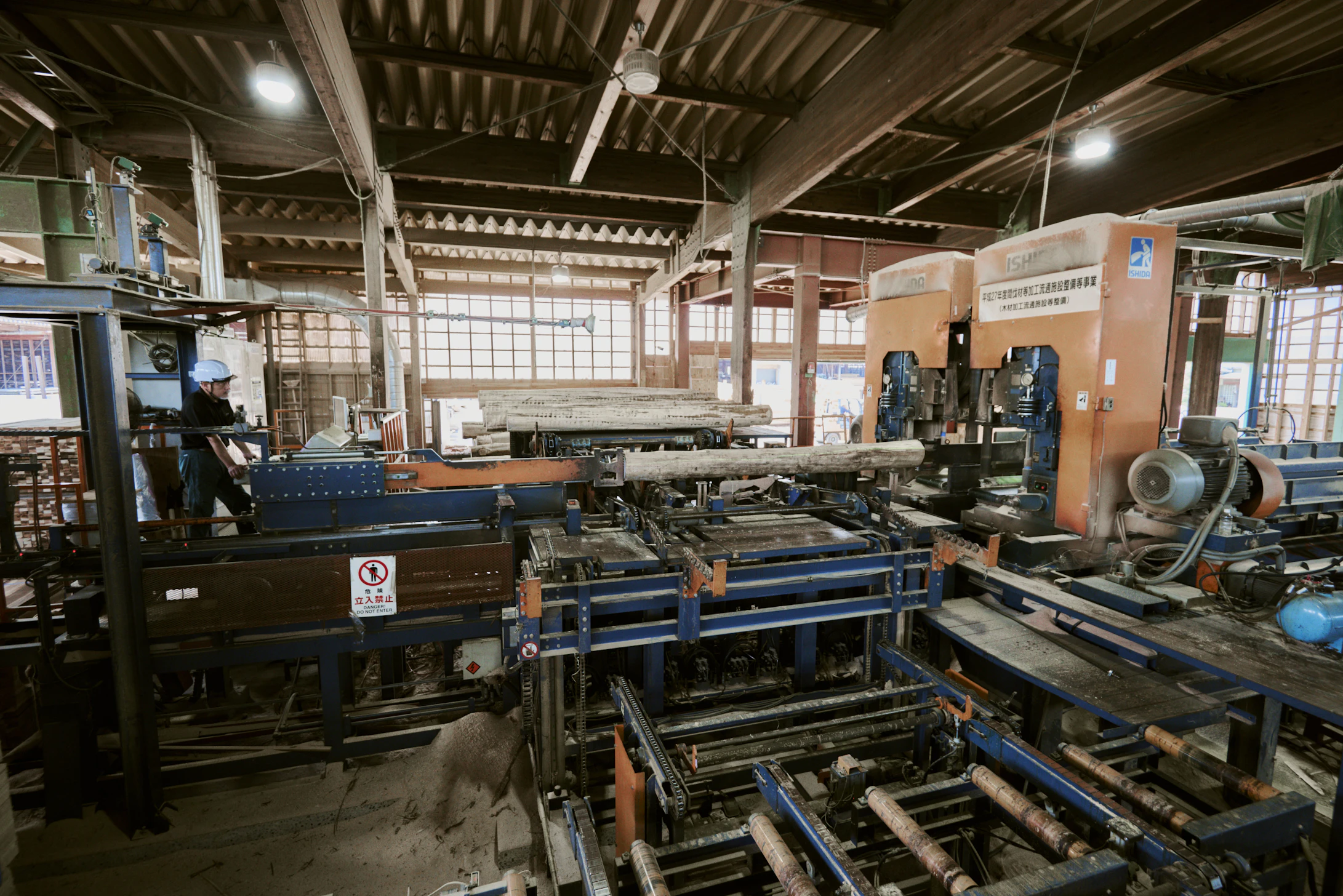 製材工場を見学