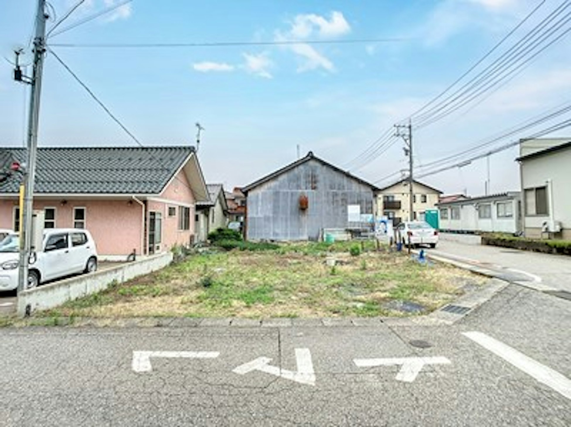 矢崎町にある角地物件の登場です！