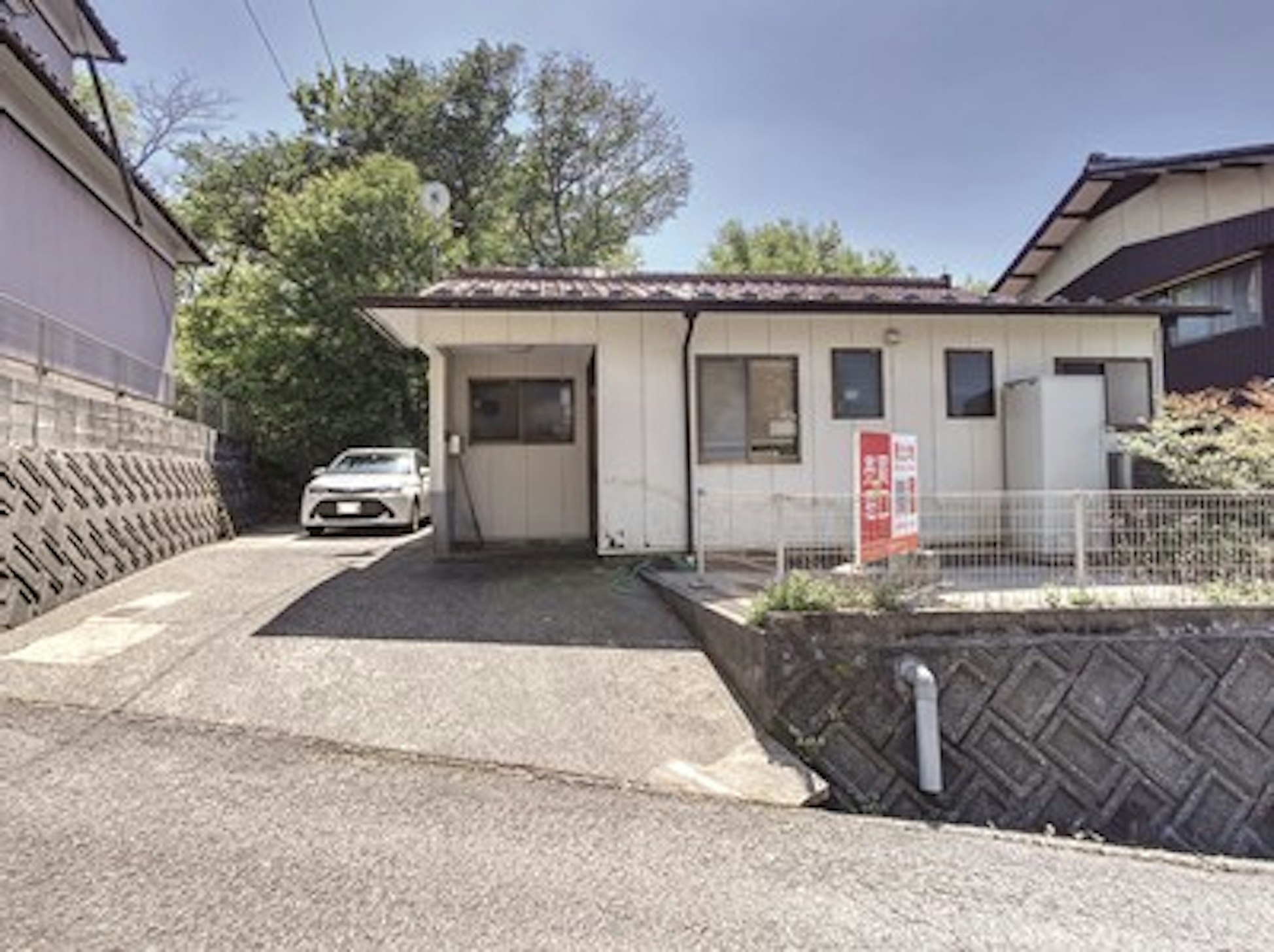 建築条件がありませんのでお好きなメーカーで建築可能です。