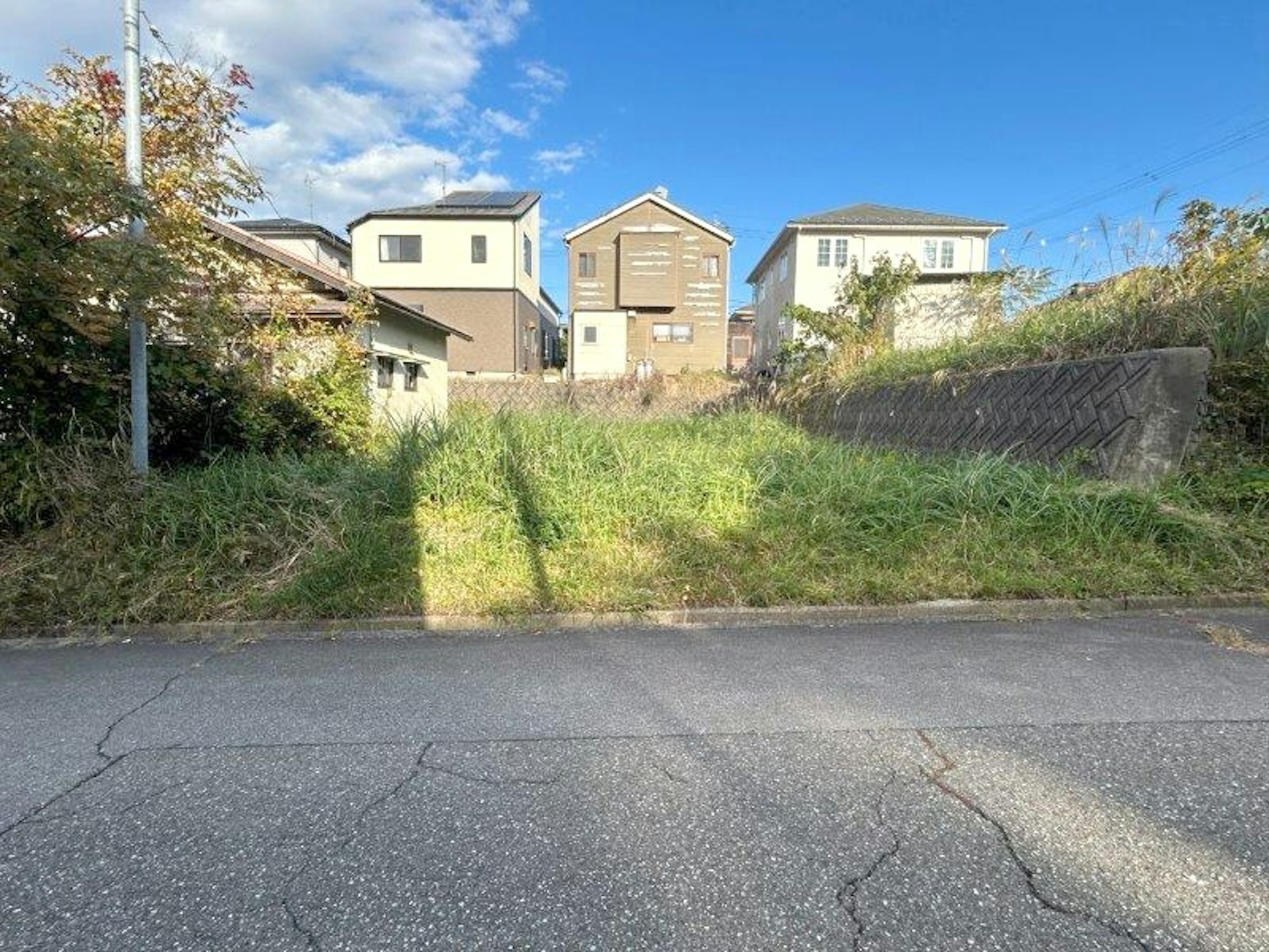 車の乗り入れには、土地のすき取りが必要 