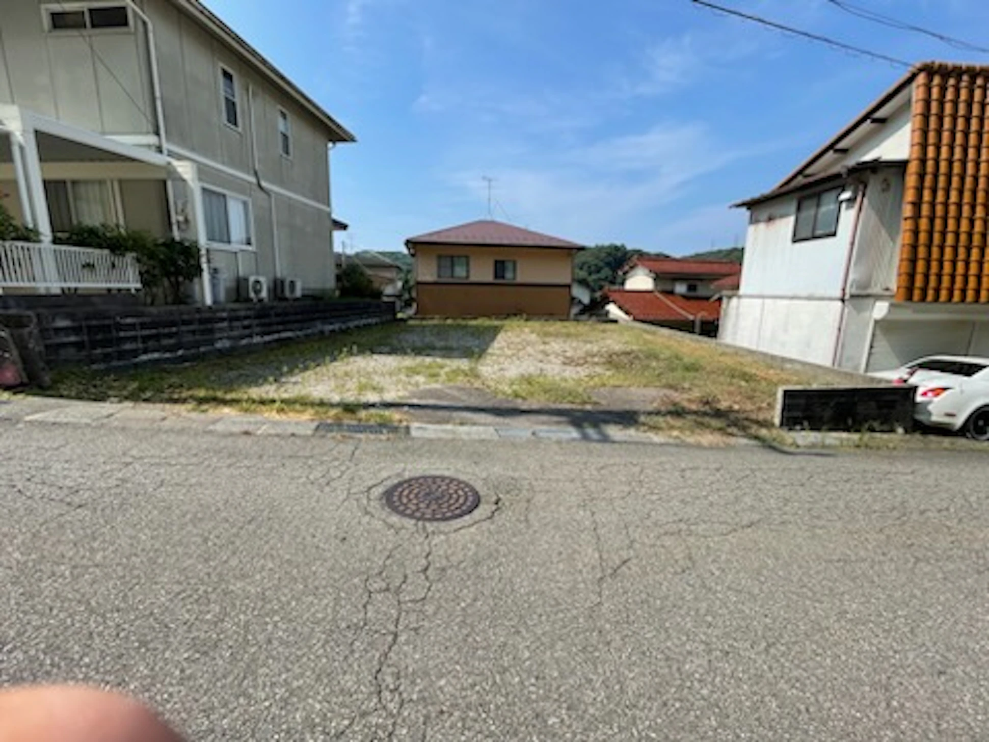 現地写真、間口13mで坪数60坪近く