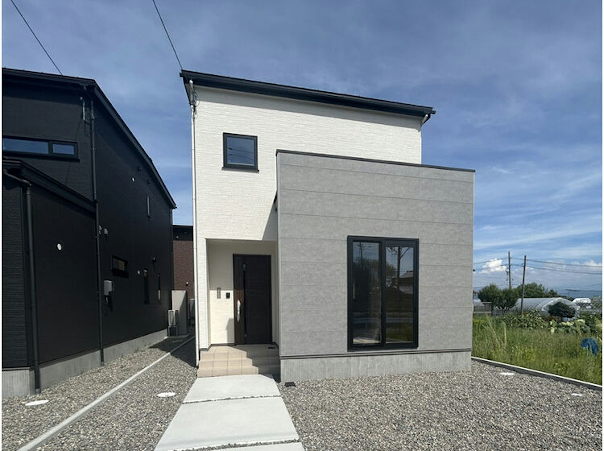 マルエー等の商業施設も徒歩圏内に充実、日々のお買い物にも嬉しい♪