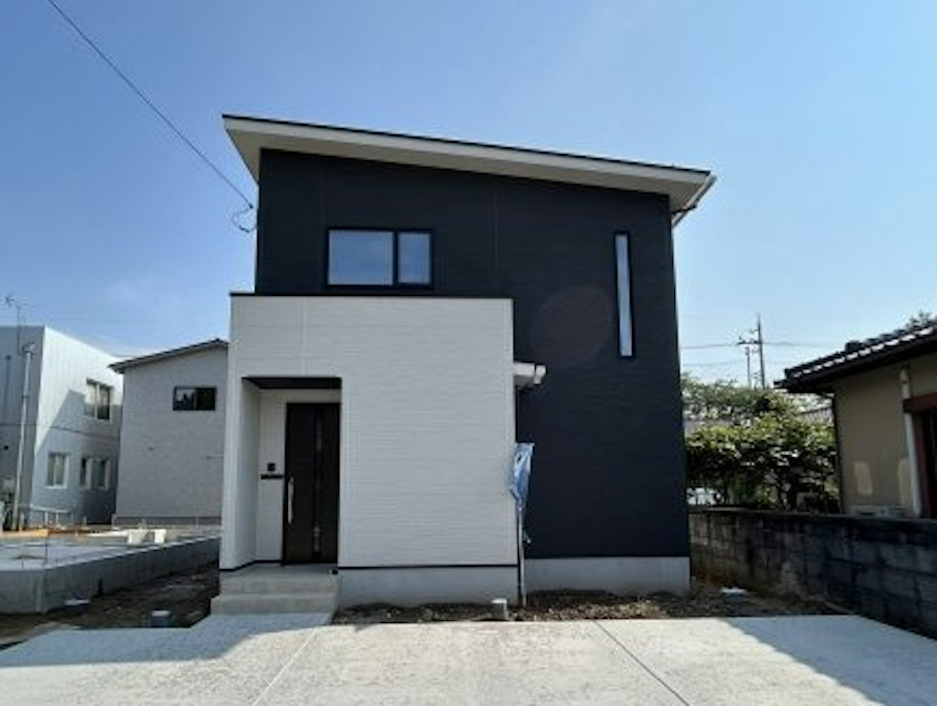 小学校やドラッグストアも近く利便性◎