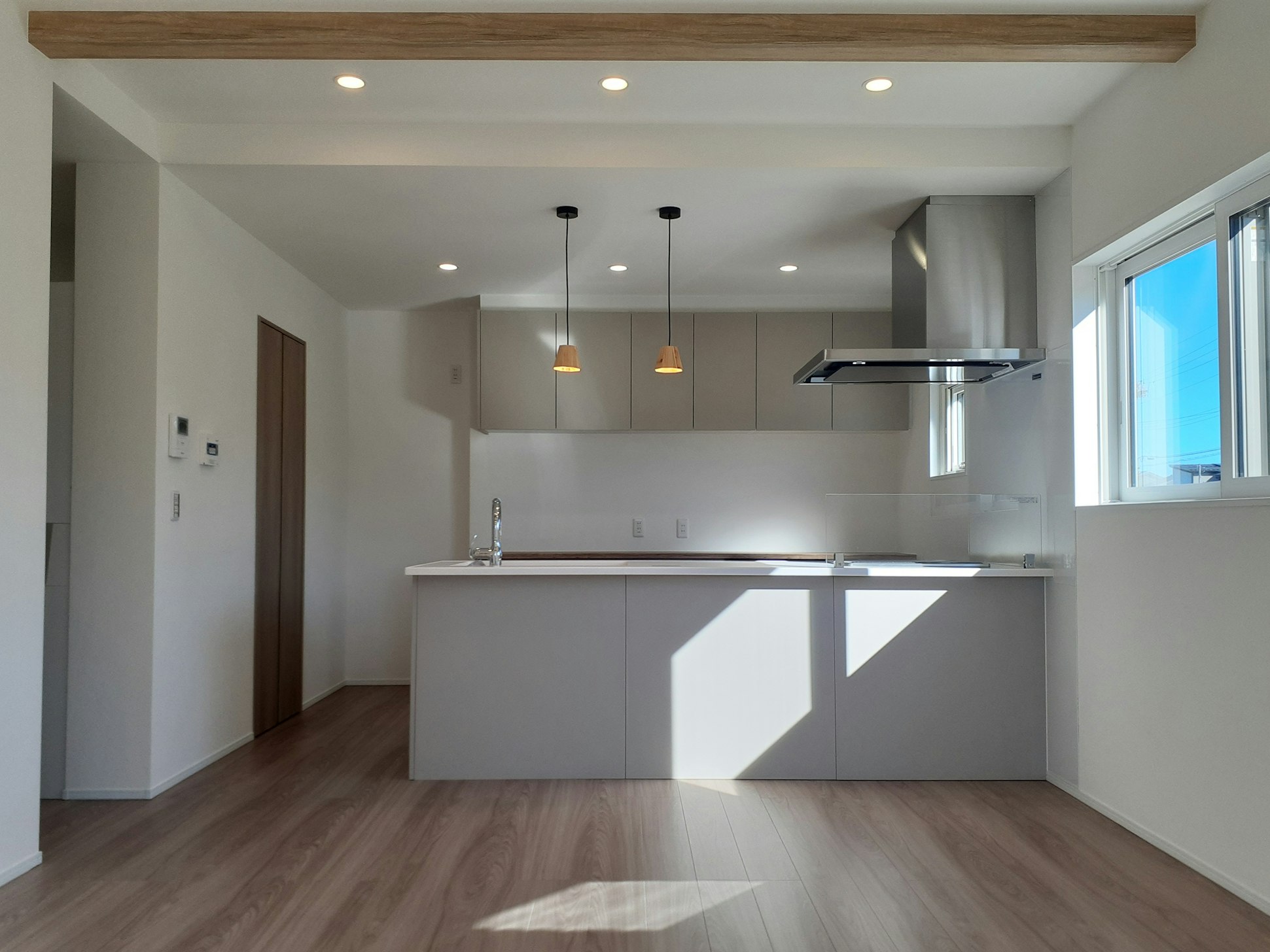 ＬＤＫ
天井は、梁見せ(化粧梁)仕上げ