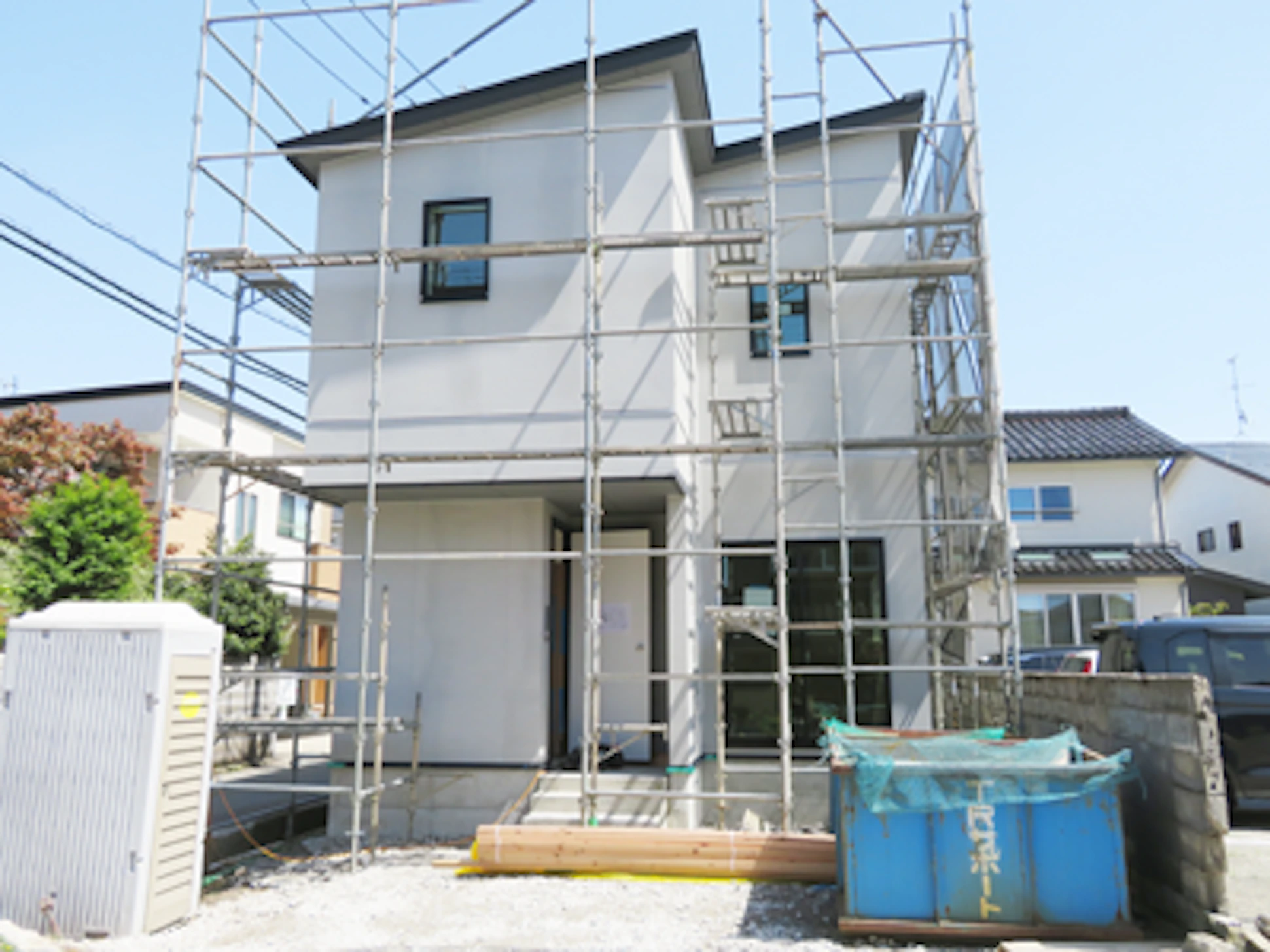 外壁吹付け塗装前です。先行公開中！！