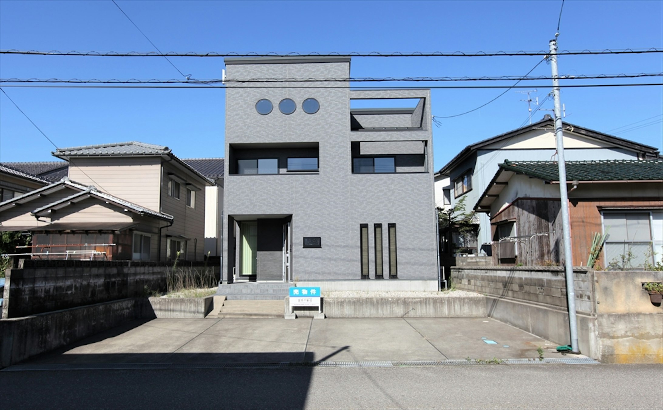 石川県内灘町にある中古住宅です。
